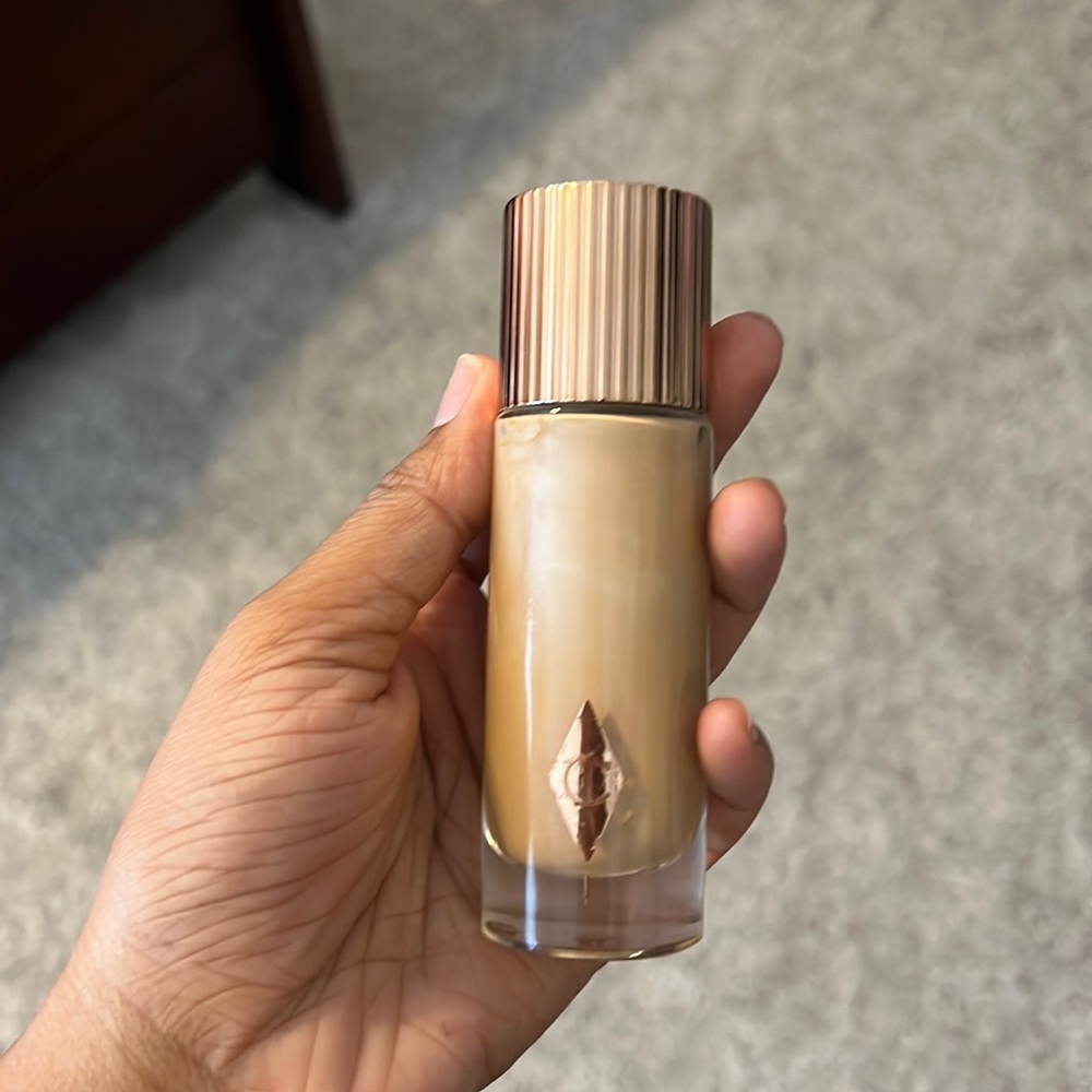 Charlotte Tilbury Flawless Filter Medium 4 BARELY USED
